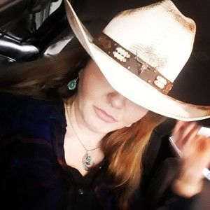 Meet your Posher, Kandi